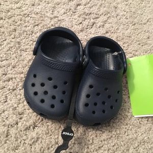 crocs